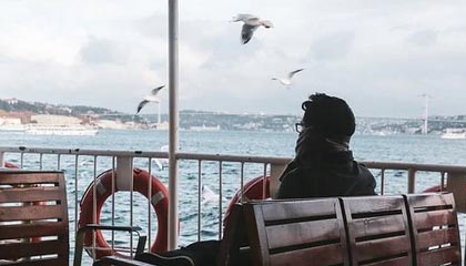 微密圈深度揭秘：热点事件风波背后，业内人士在公司会议室的角色罕见令人意外